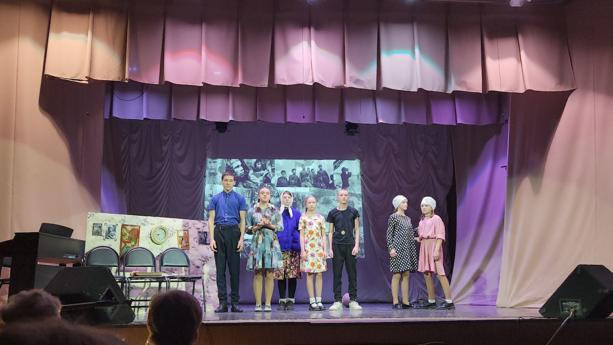 Постер к социальной практике: "Старый альбом"