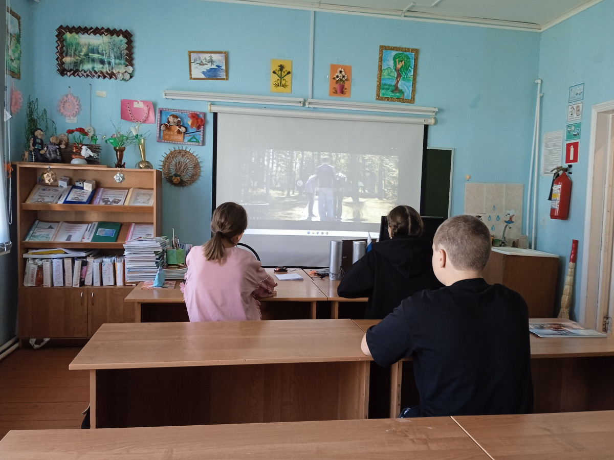 Постер к социальной практике: Подарим книгам долгую жизнь!