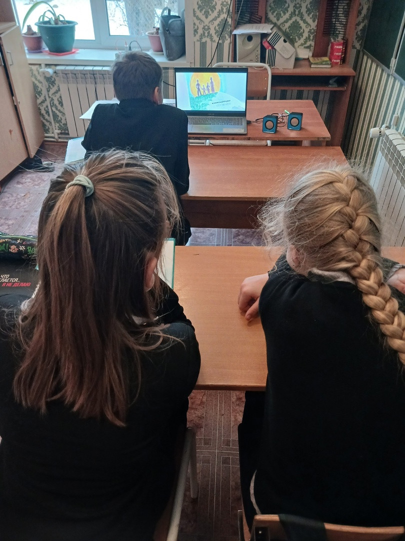 Постер к социальной практике: прогулка по вселенной