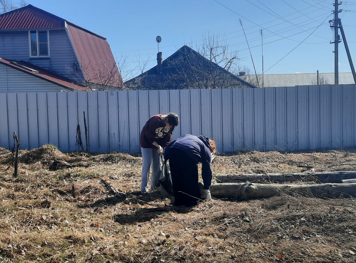 Постер к социальной практике: "Чистый школьный двор"