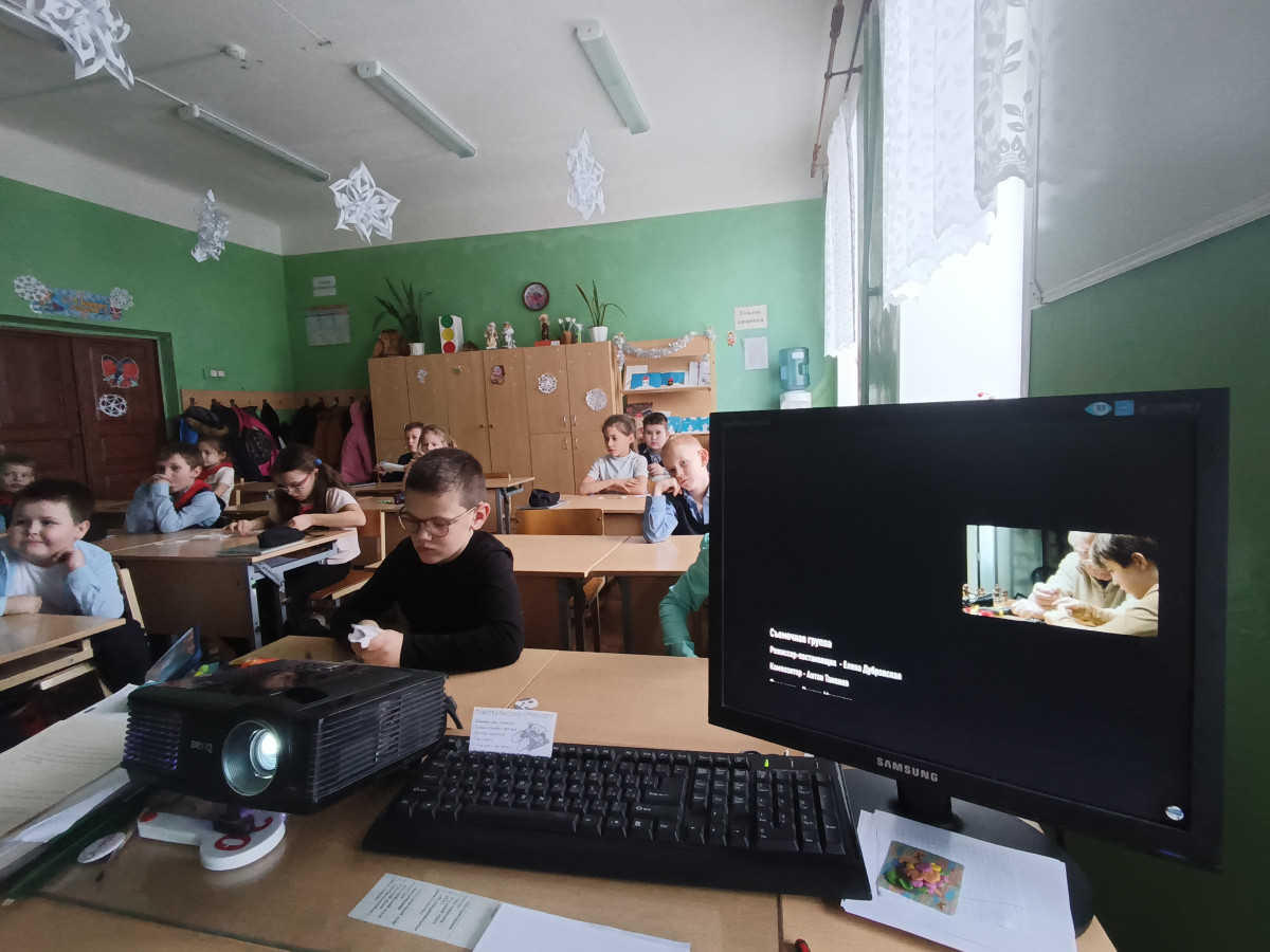 Постер к социальной практике: Я-помощник!