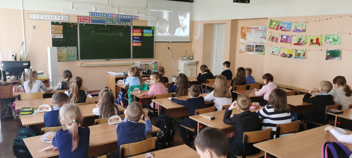 Постер к социальной практике: Чтим память героев.
