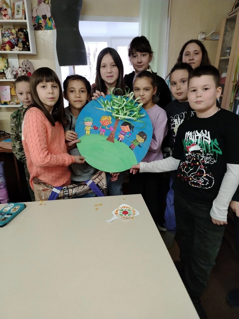 Постер к социальной практике: Мир в наших руках