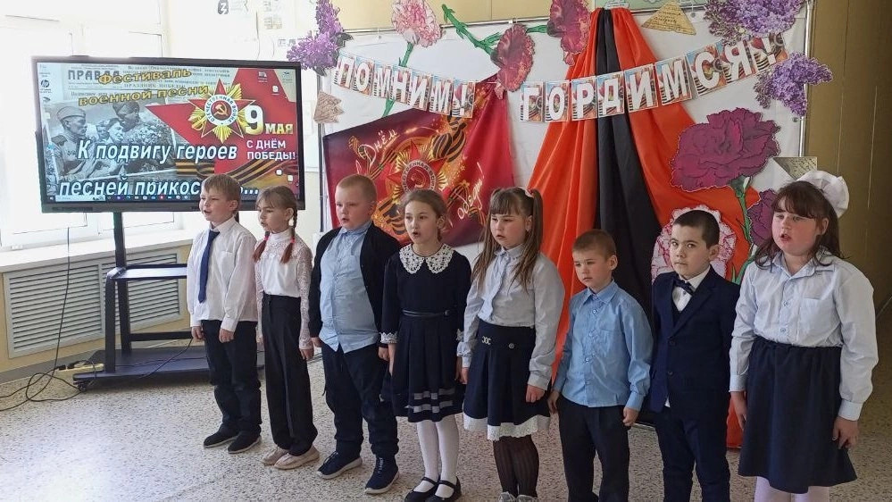Постер к социальной практике: Память, живущая в поколениях.