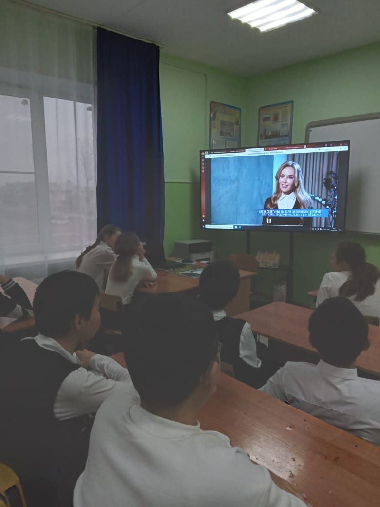 Постер к социальной практике: Прекрасным учительницам!