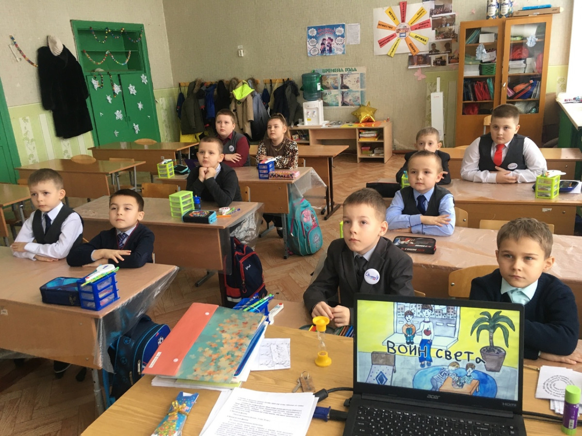 Постер к социальной практике: «Добрым сердцем мир держится»