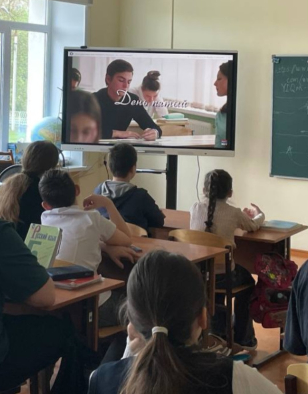 Постер к социальной практике: Созидательный труд