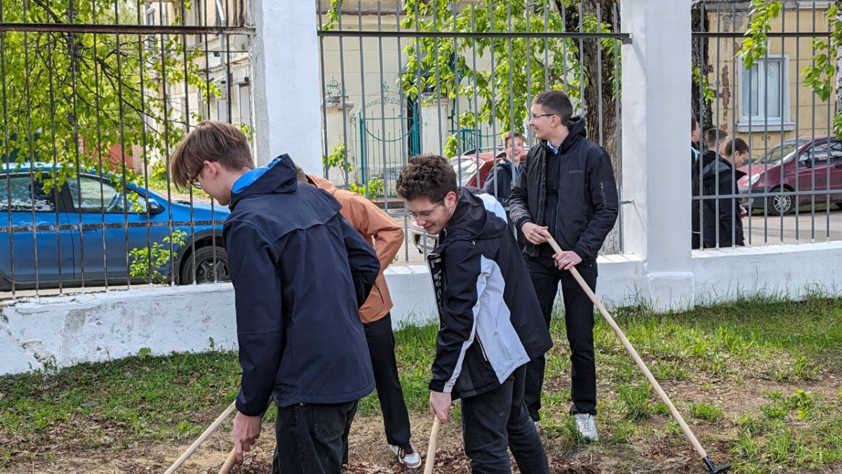 Постер к социальной практике: Созидательный труд