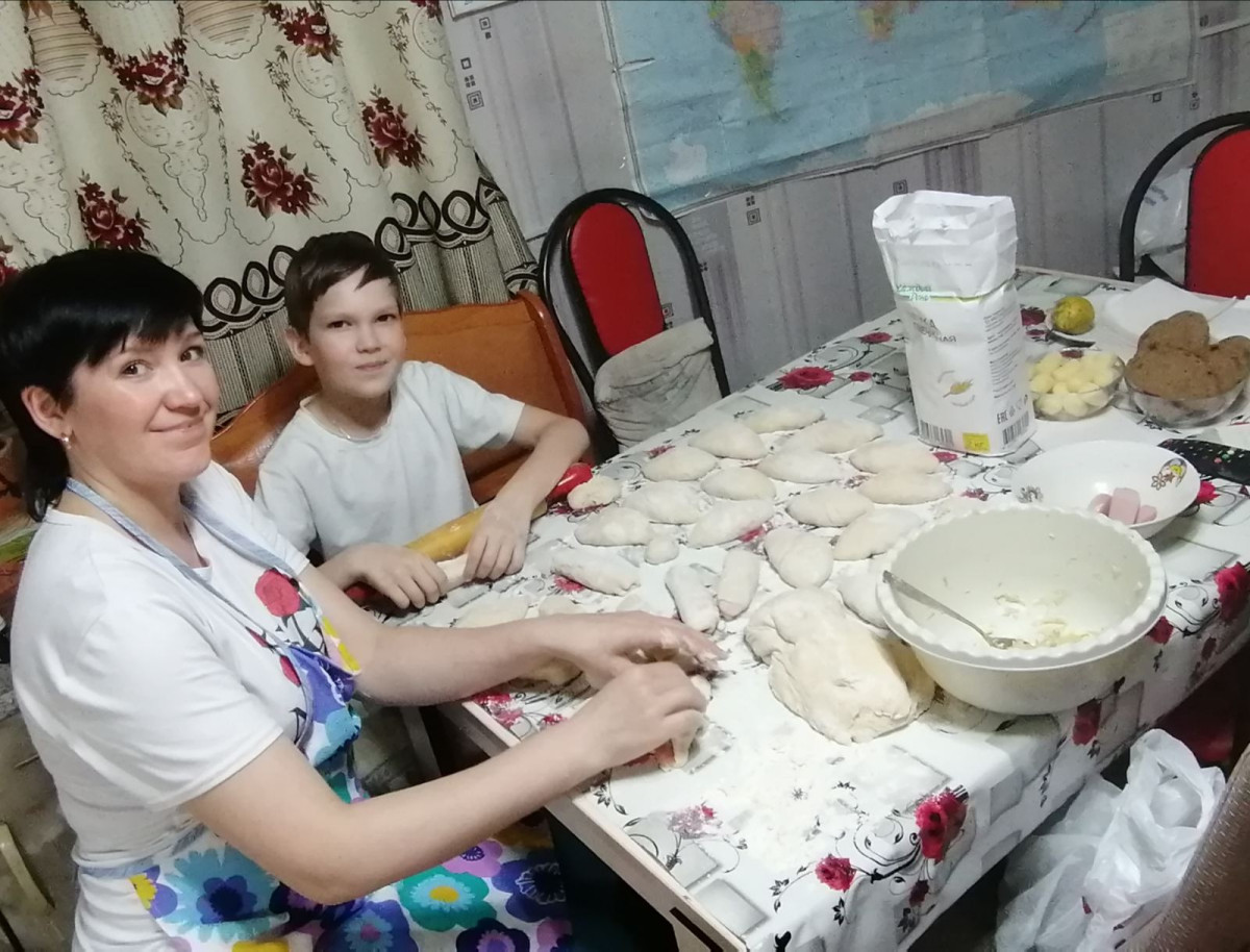 Постер к социальной практике: Всё идёт из семьи и из детства