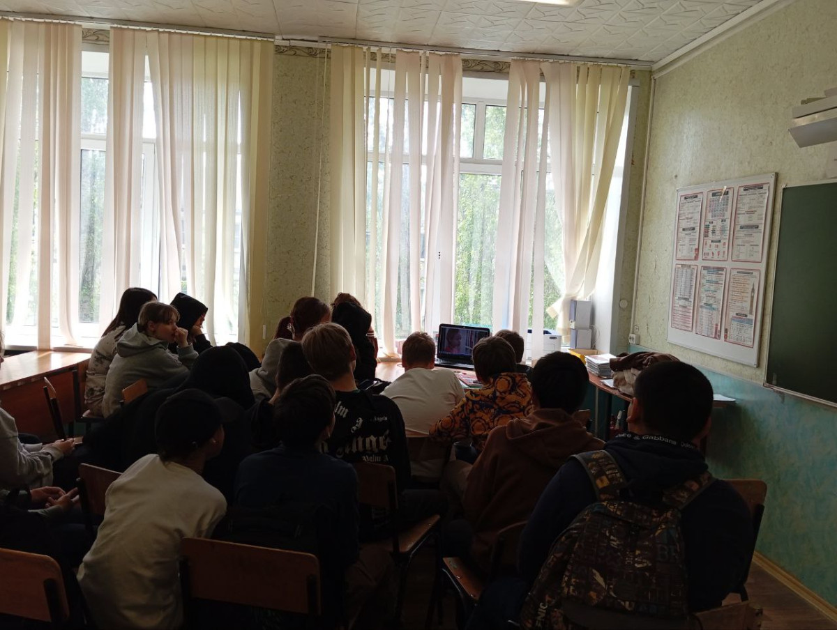 Постер к социальной практике: Сквозь годы звенит Победа