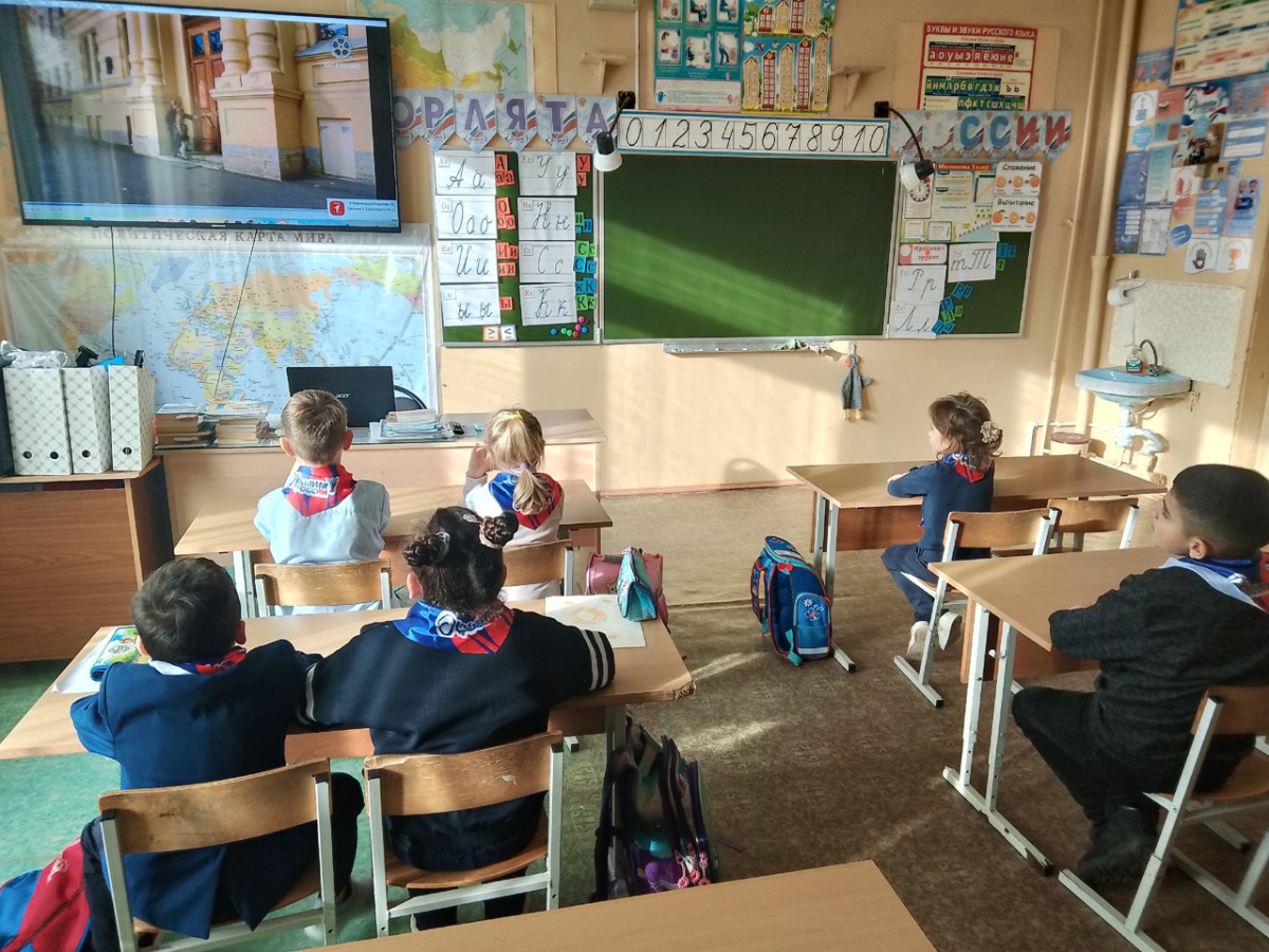 Постер к социальной практике: Маленькие труженики тыла.