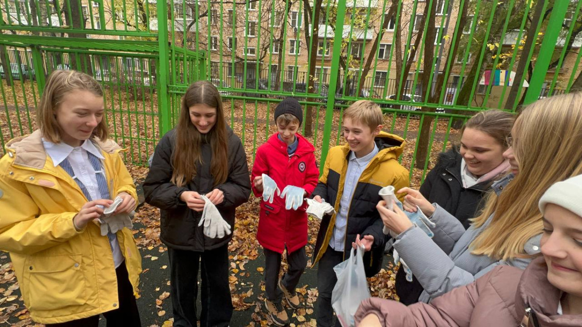 Постер к социальной практике: Созидая сегодня - строим светлое будущее