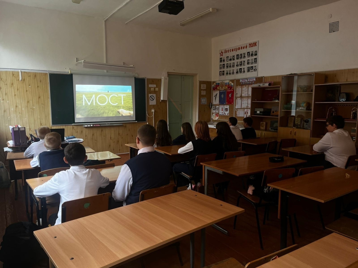 Постер к социальной практике: «Письмо солдату: от экрана к реальному делу»