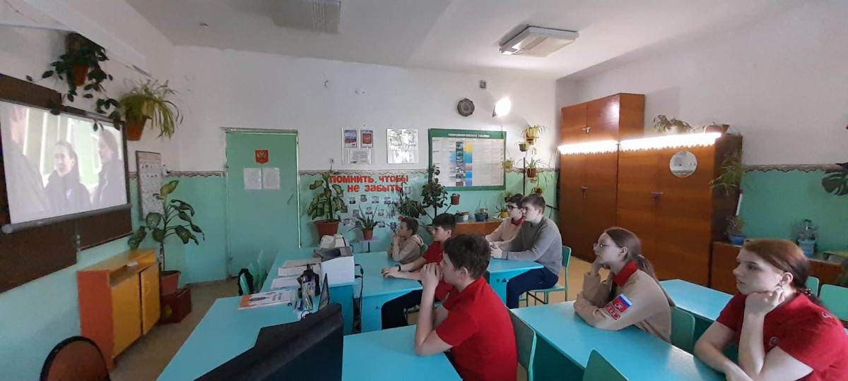Постер к социальной практике: Созидательный труд