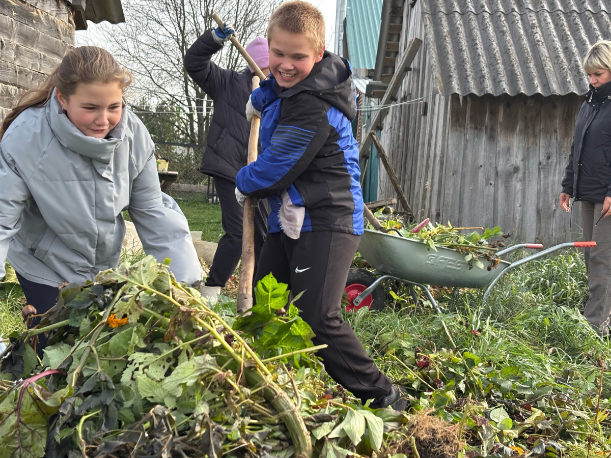Постер к социальной практике: Маленькие дела - большие поступки!