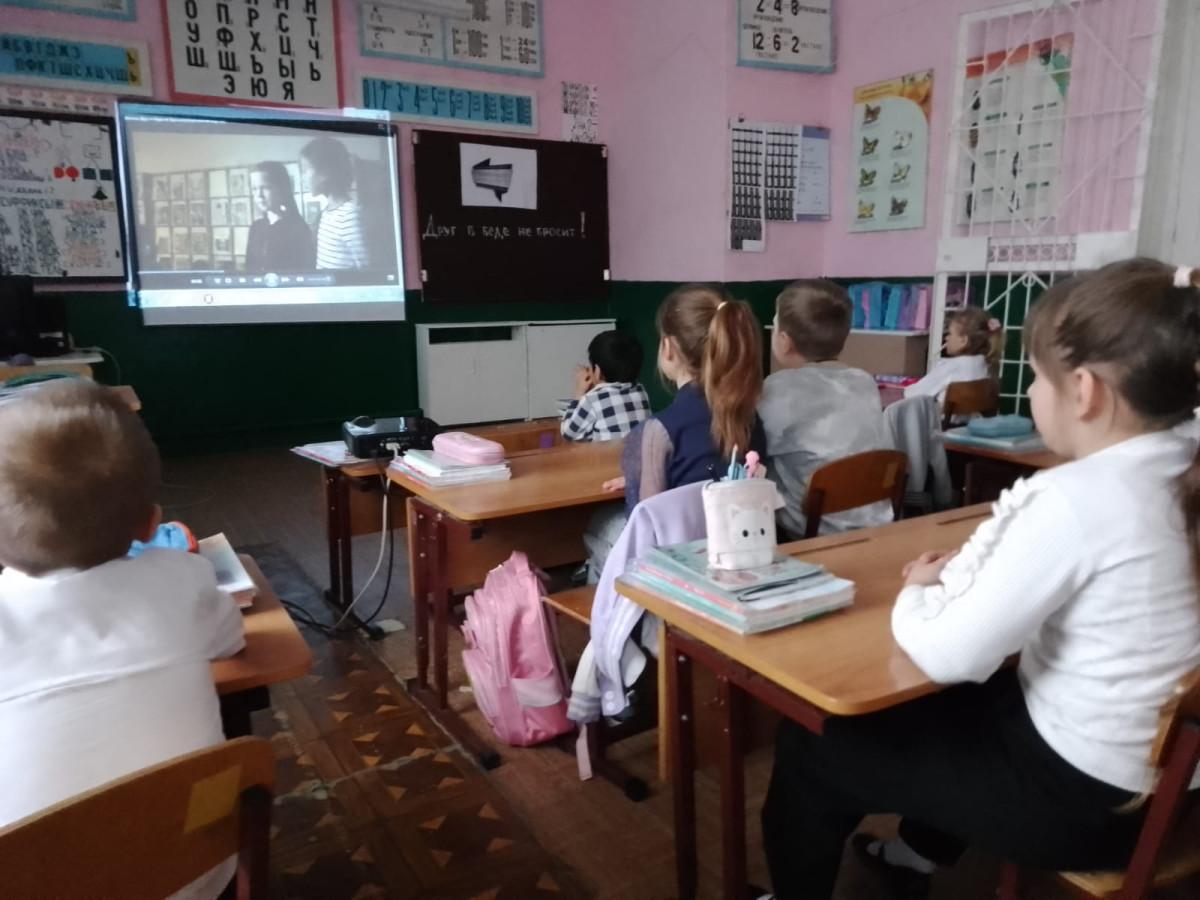 Постер к социальной практике: "Я могу помочь, научить, поделиться..."