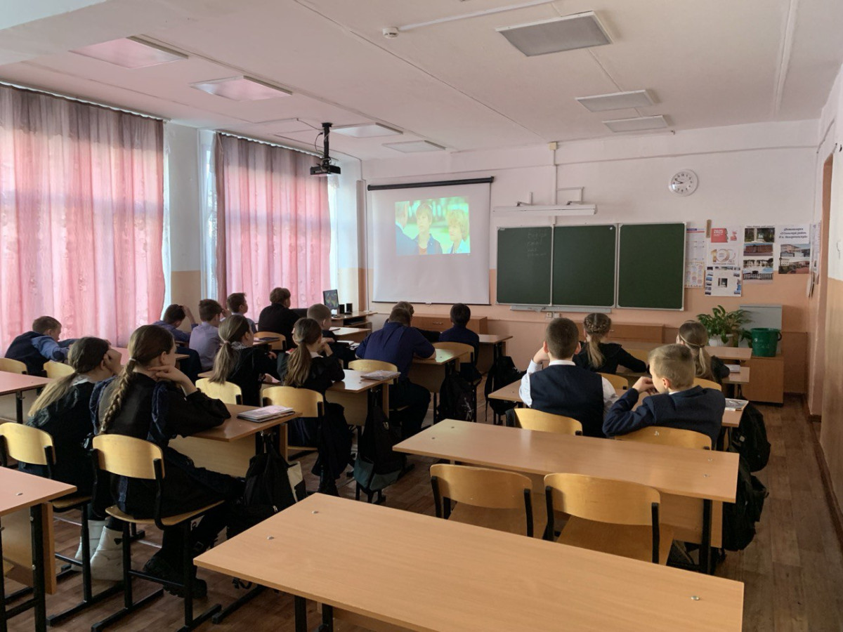 Постер к социальной практике: С 8 Марта!