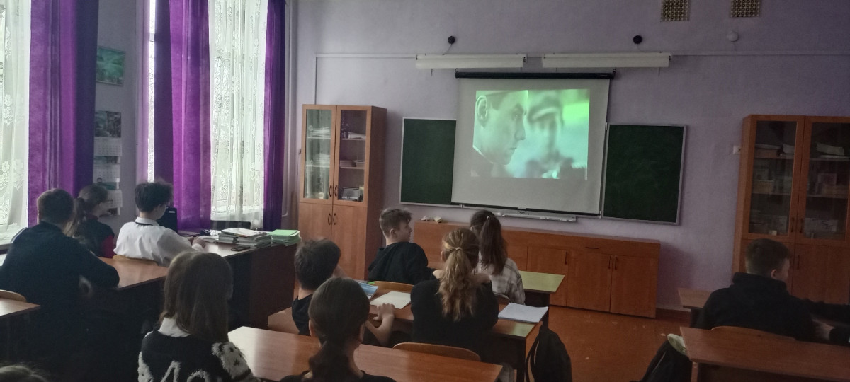 Постер к социальной практике: Со школьной парты