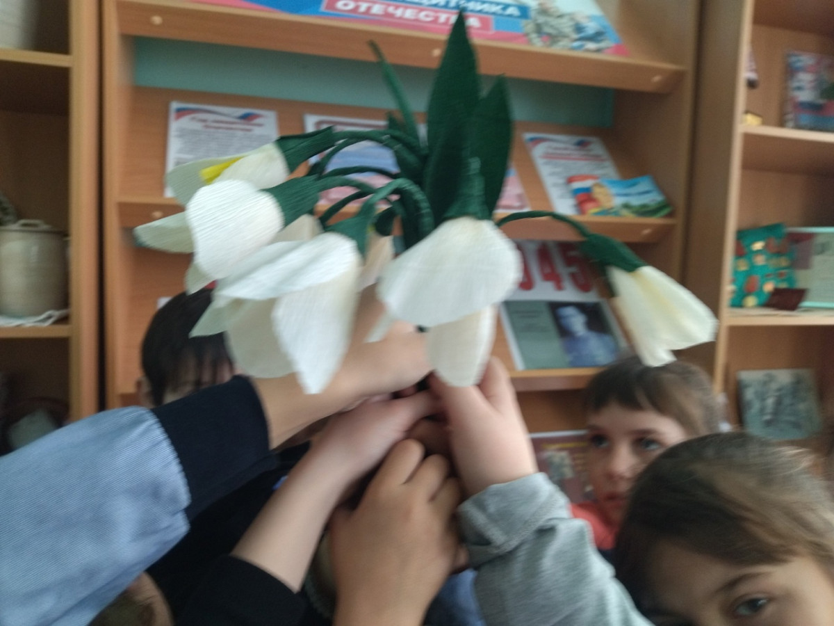 Постер к социальной практике: внимательность