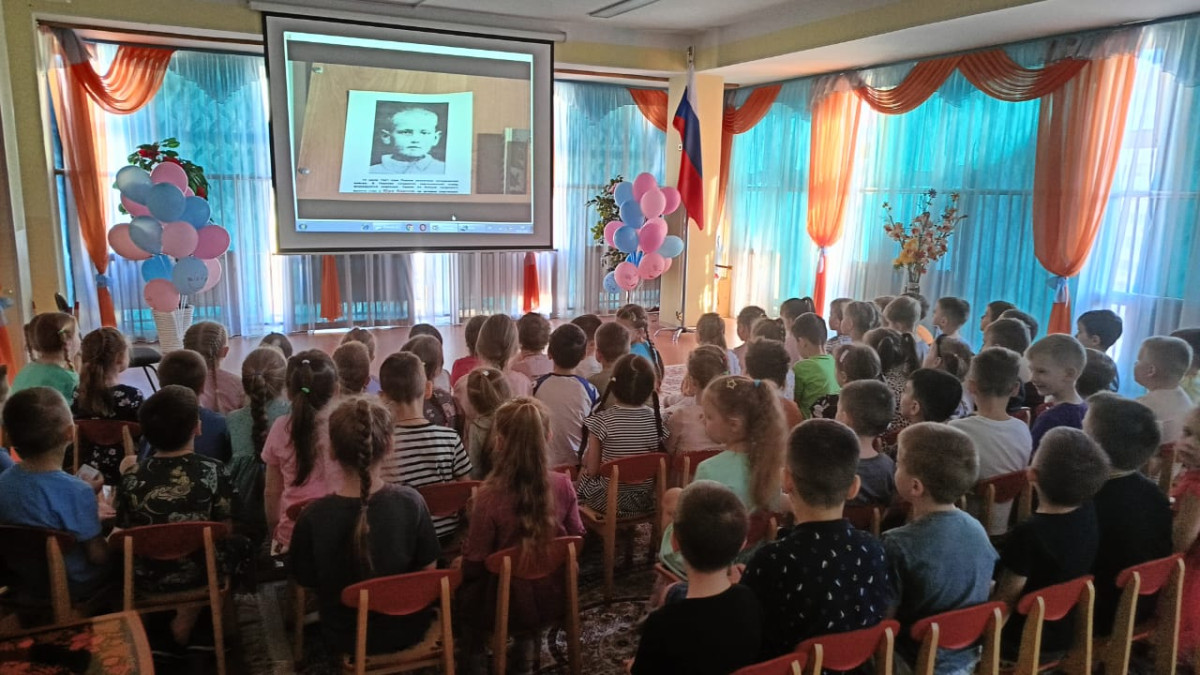 Постер к социальной практике: "Он пошел защищать Родину!"