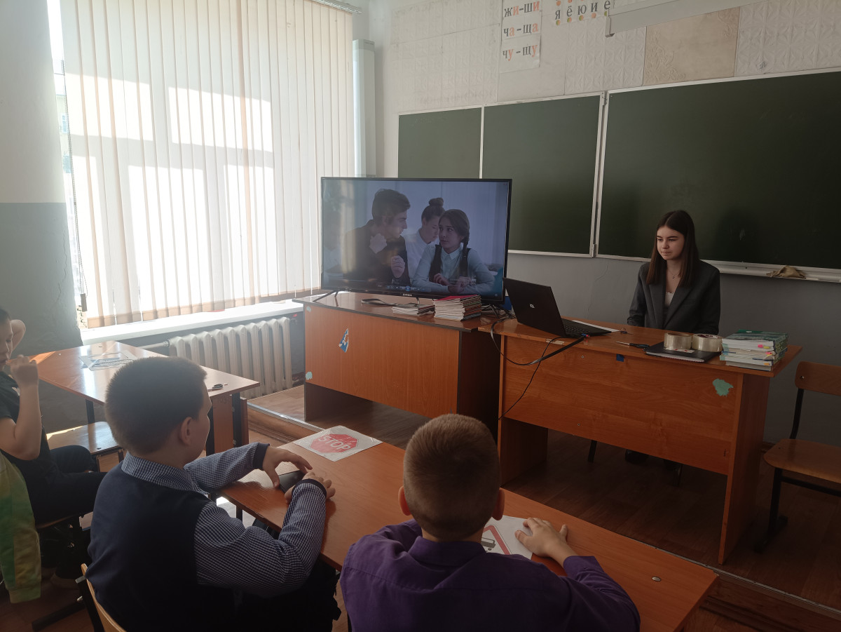 Постер к социальной практике: Созидательный труд