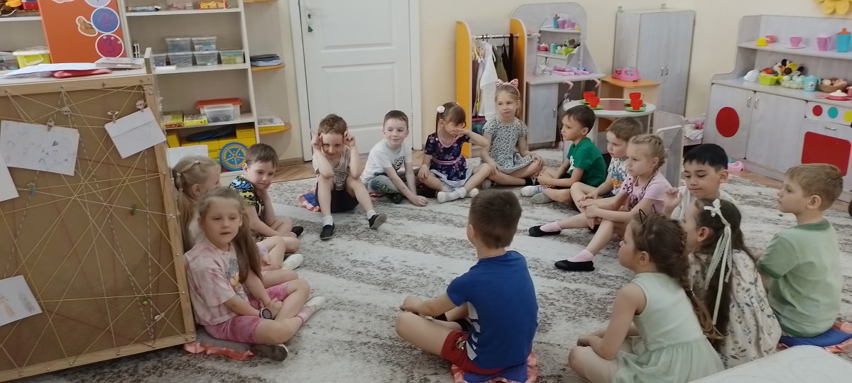 Постер к социальной практике: "Клуб   друзей"