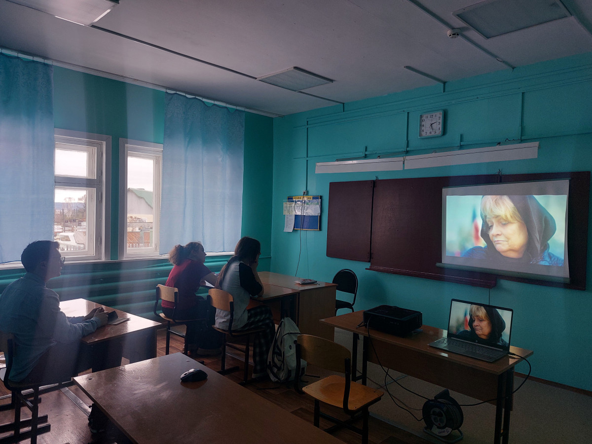 Постер к социальной практике: Всем о подвигах героев