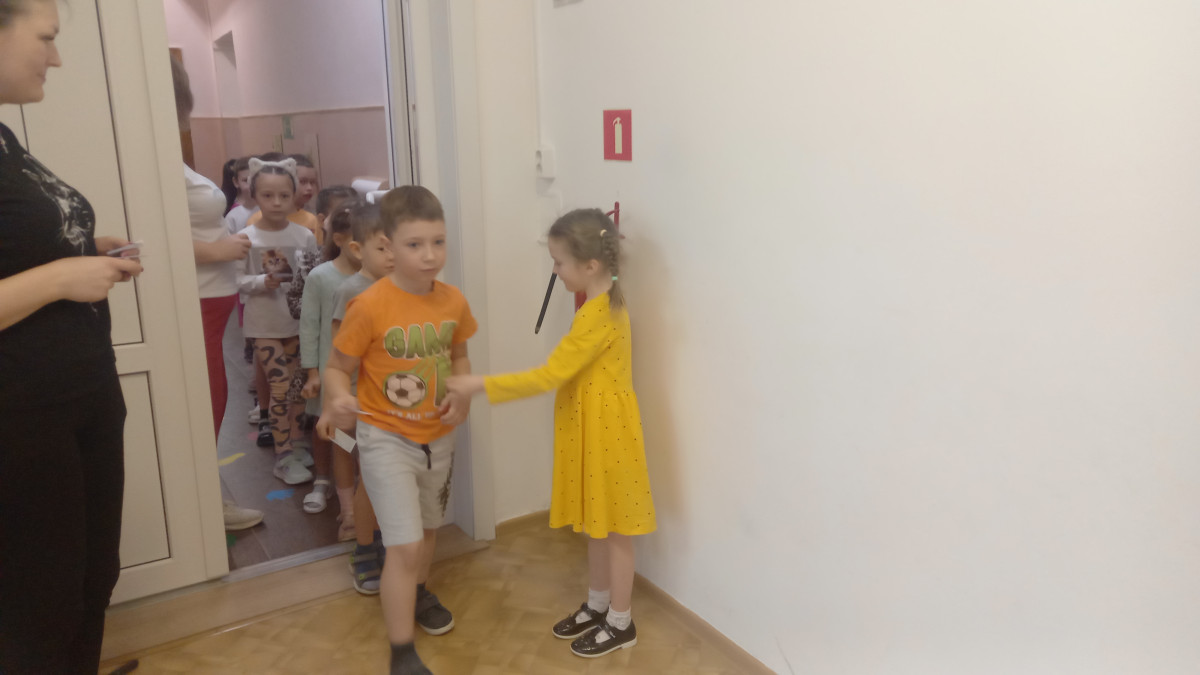 Постер к социальной практике: «Братство маленьких заботливых ручек»