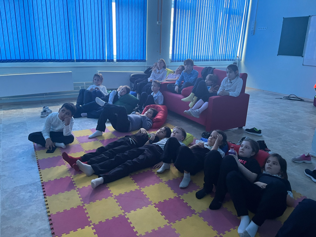 Постер к социальной практике: Киноурок с обсуждением "Лошадка для героя".