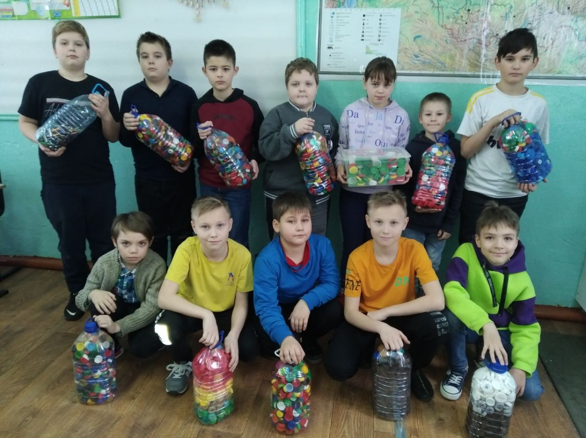 Постер к социальной практике: Благотворительная акция "Добрые крышечки"
