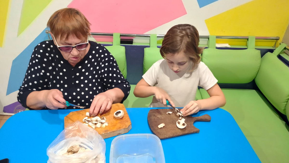 Постер к социальной практике: Готовим с любимой бабушкой