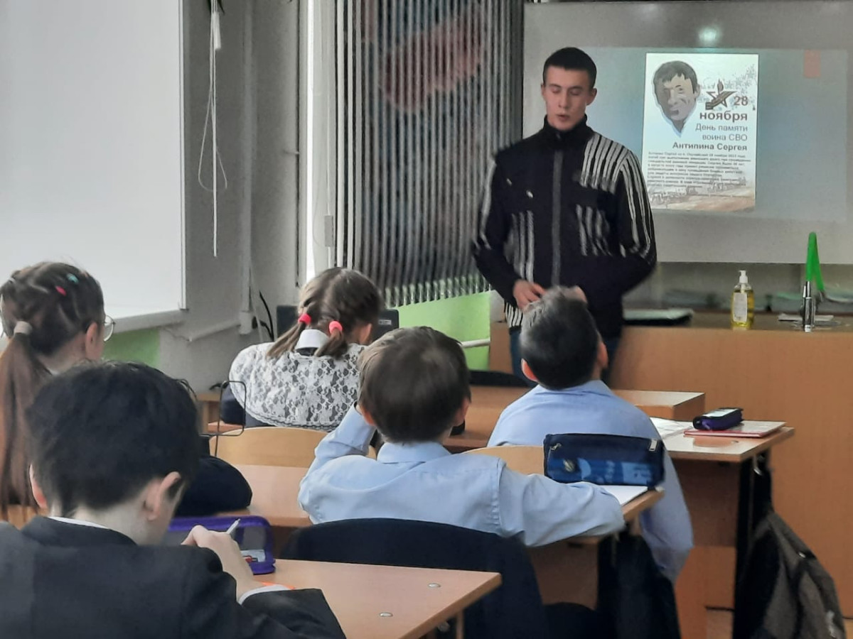 Постер к социальной практике: СВОих знаем! СВОих не бросаем!