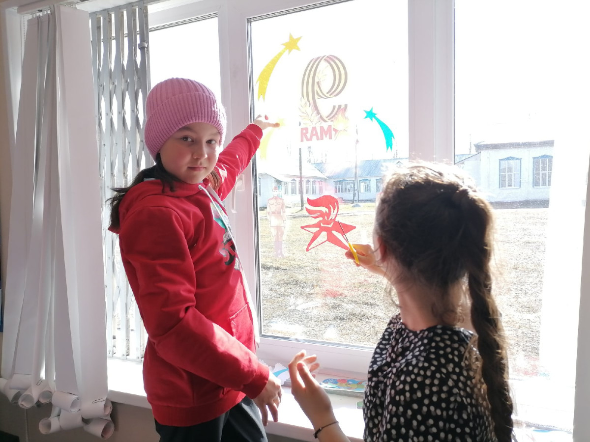 Постер к социальной практике: "Неугасима память поколений"