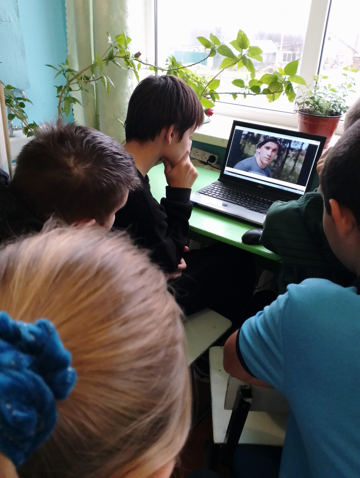 Постер к социальной практике: Коллективизм