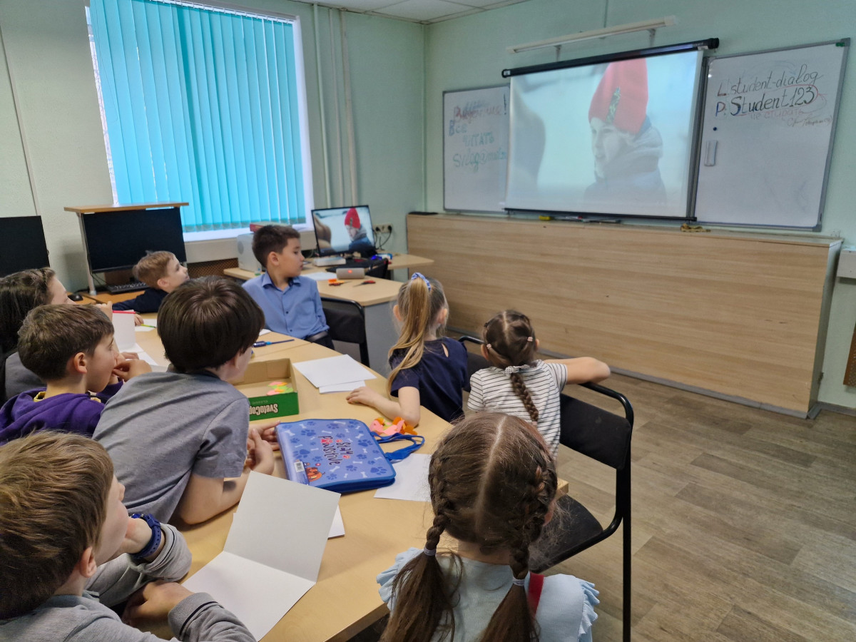 Постер к социальной практике: Открытка "Искры любви"