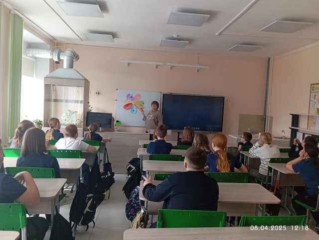 Постер к социальной практике: Дружба - как стекло: разобьешь - не сложишь.