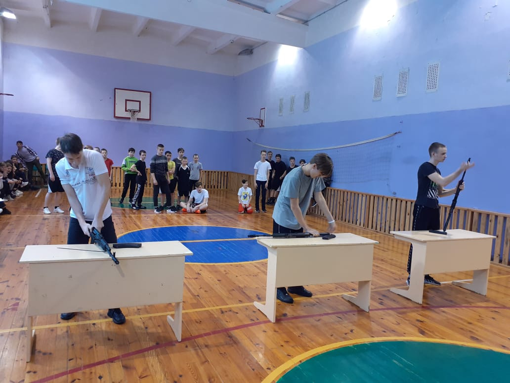 Постер к социальной практике: Мужество, самоотверженность.