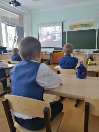 Постер к социальной практике: Своих не бросаем!