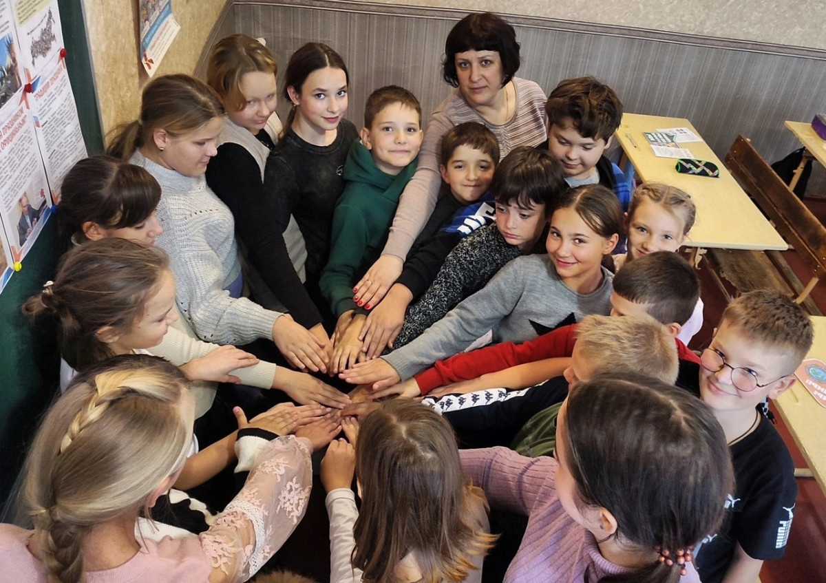 Постер к социальной практике: Один за всех и все за одного!