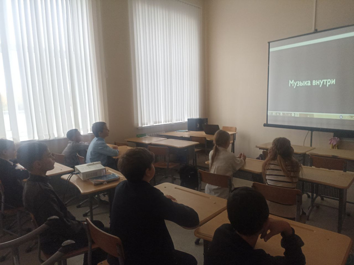 Постер к социальной практике: Своих не бросаем!