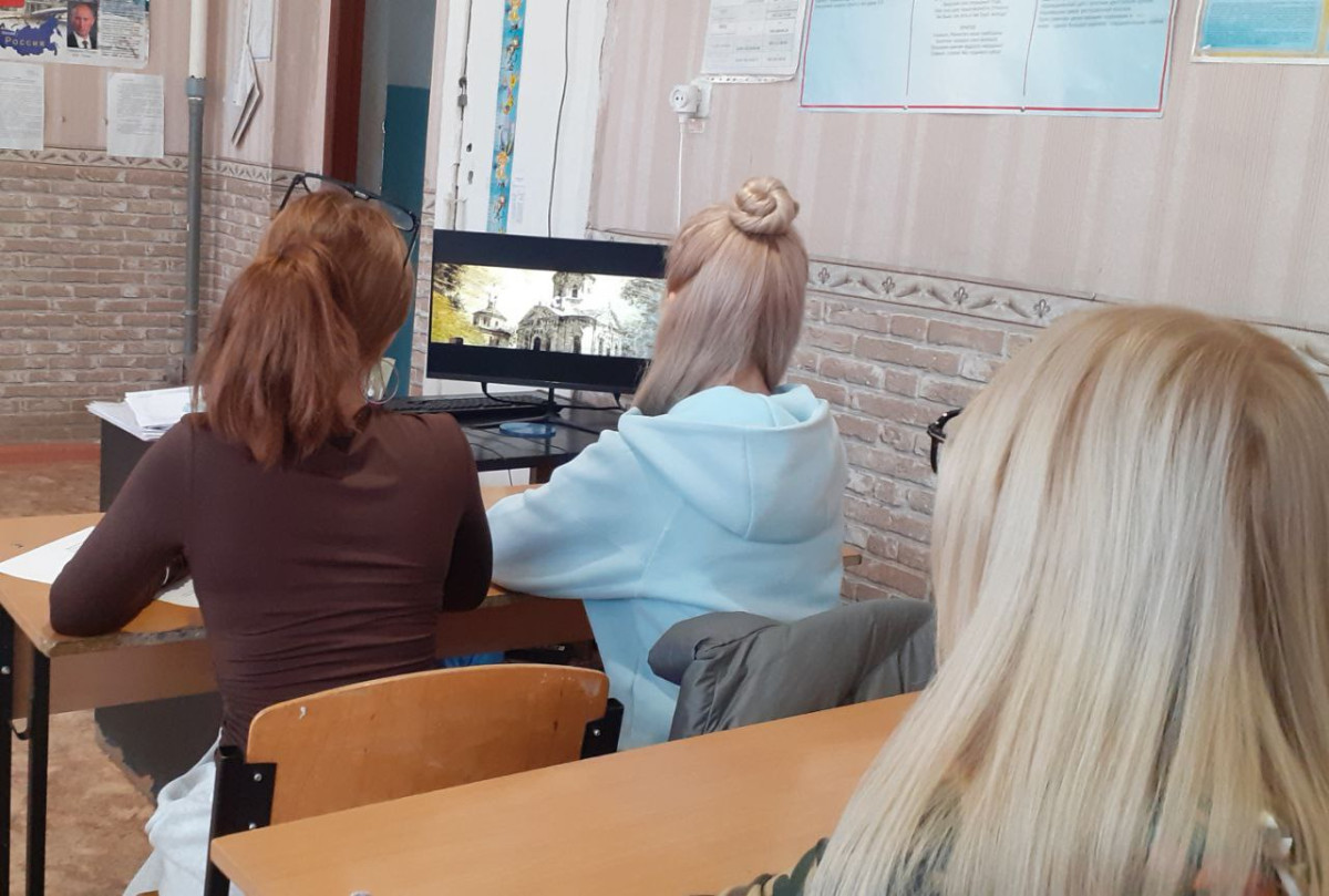 Постер к социальной практике: Просмотр кинофильма "Торопись жить"