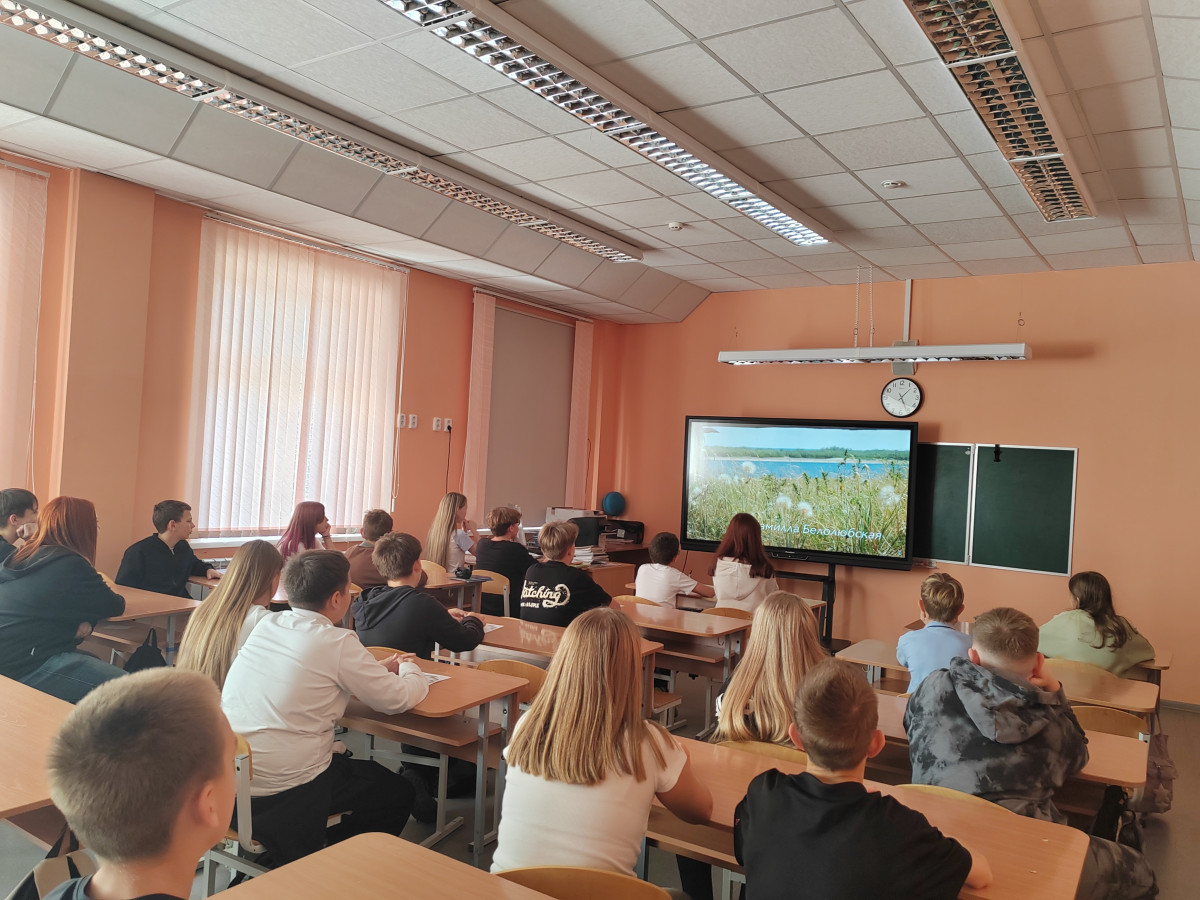 Постер к социальной практике: Приносить пользу миру