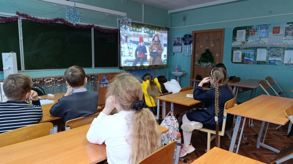 Постер к социальной практике: Эстафета благодарности: от экрана к реальности