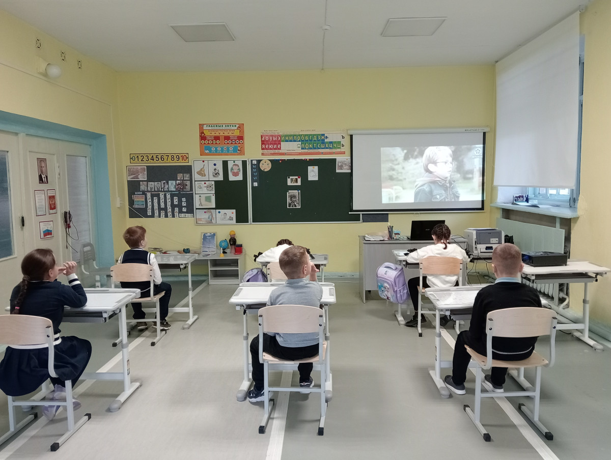 Постер к социальной практике: ""Все мы дольки мандарина, мы близки и неделимы"