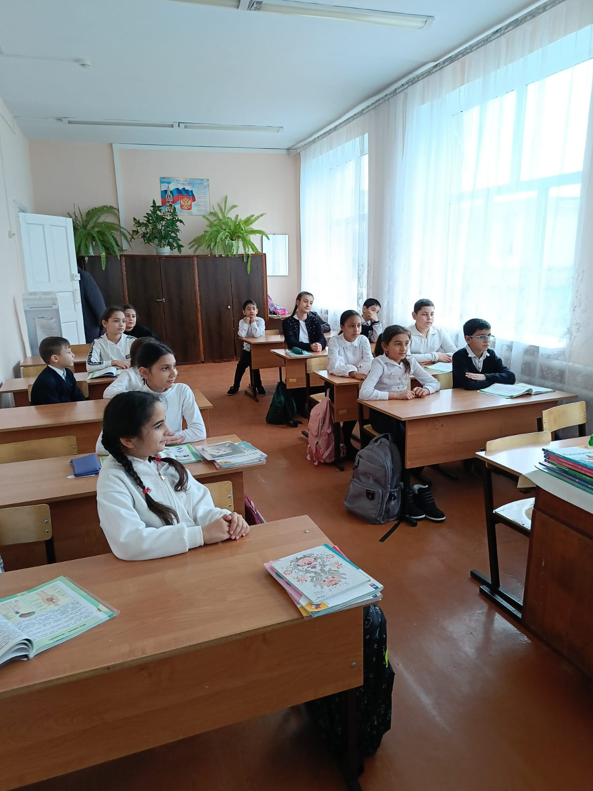 Постер к социальной практике: Помощь вместо осуждения