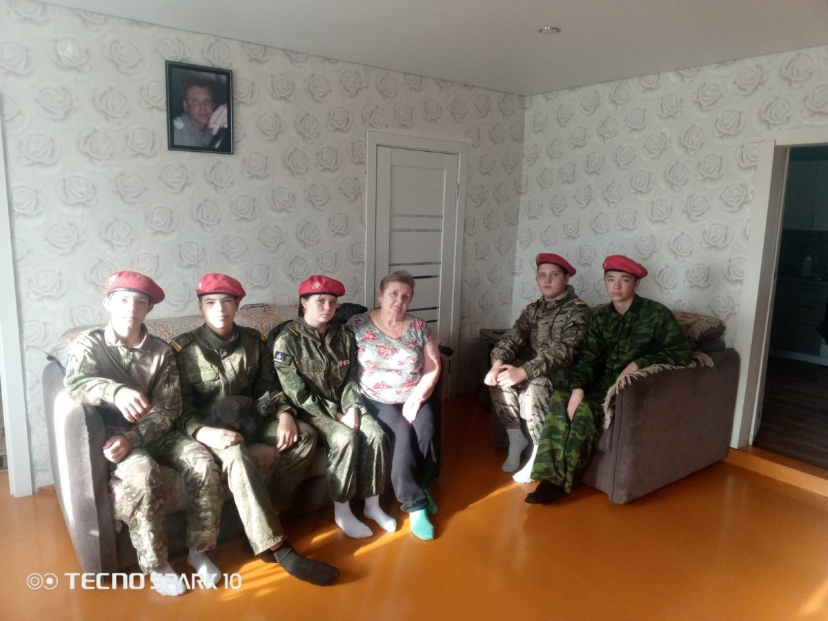 Постер к социальной практике: Маленькие помощники