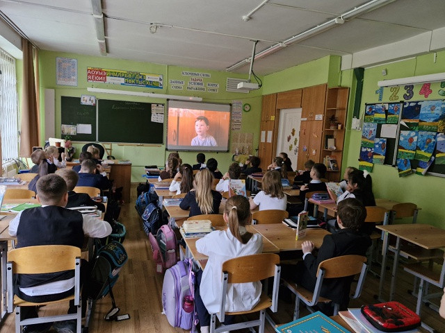 Постер к социальной практике: Друг в беде не бросит(Помощь вместо осуждения)