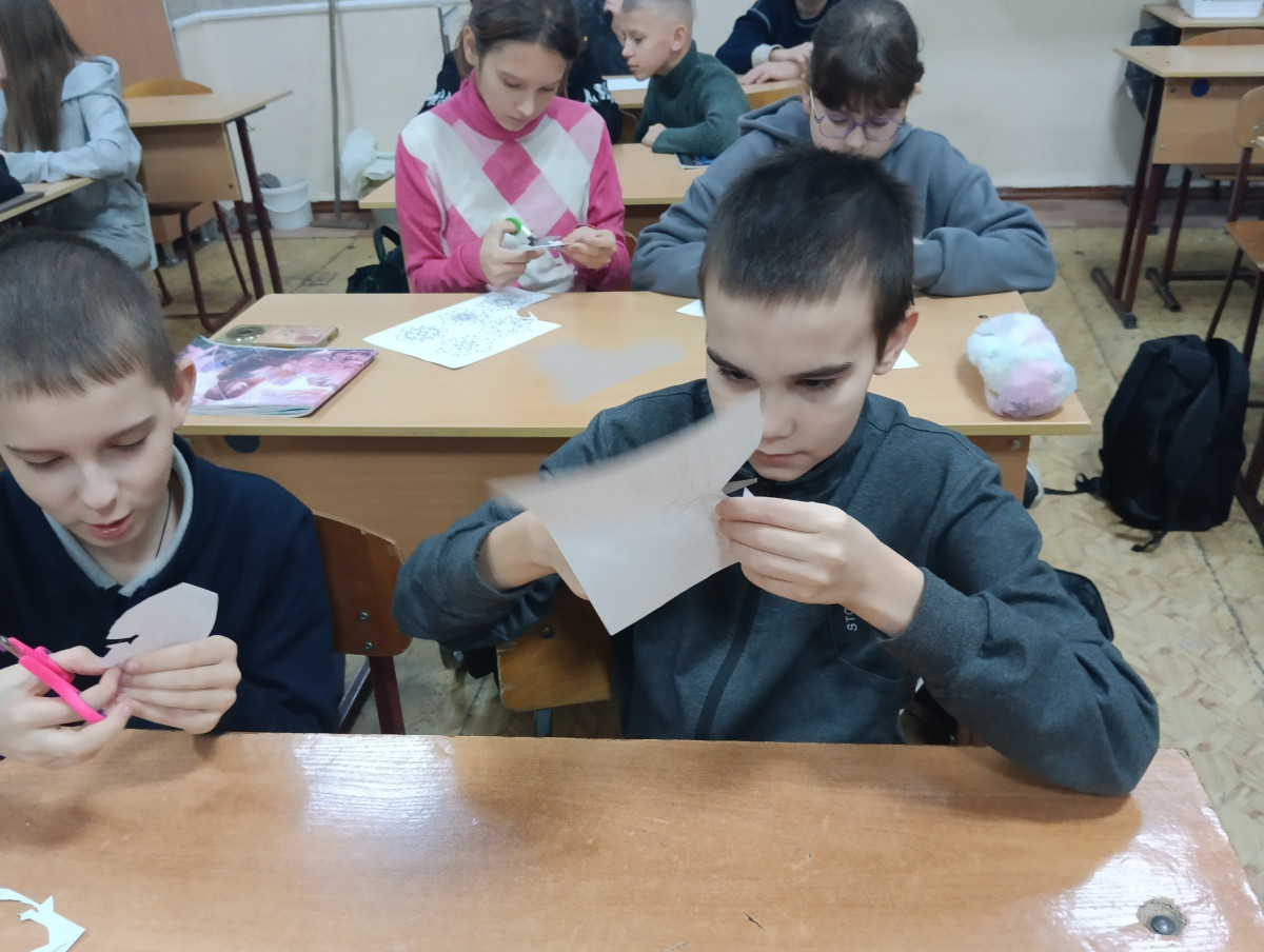 Постер к социальной практике: Украшение кабинета к Новому году.