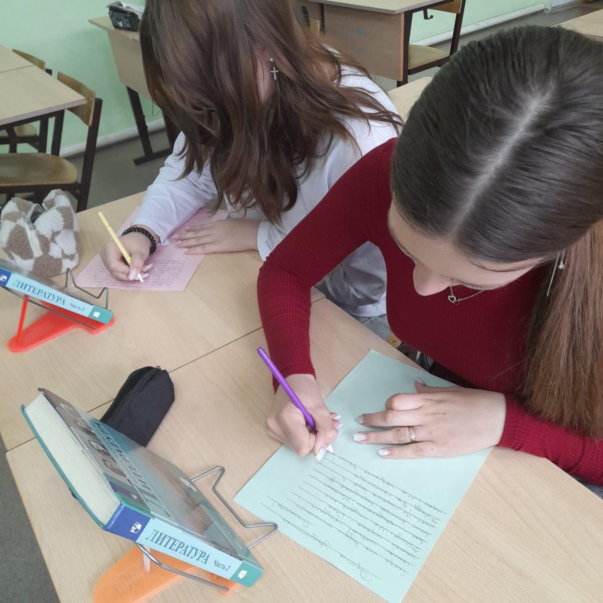 Постер к социальной практике: Чуткость- умение понимать  и сочувствовать