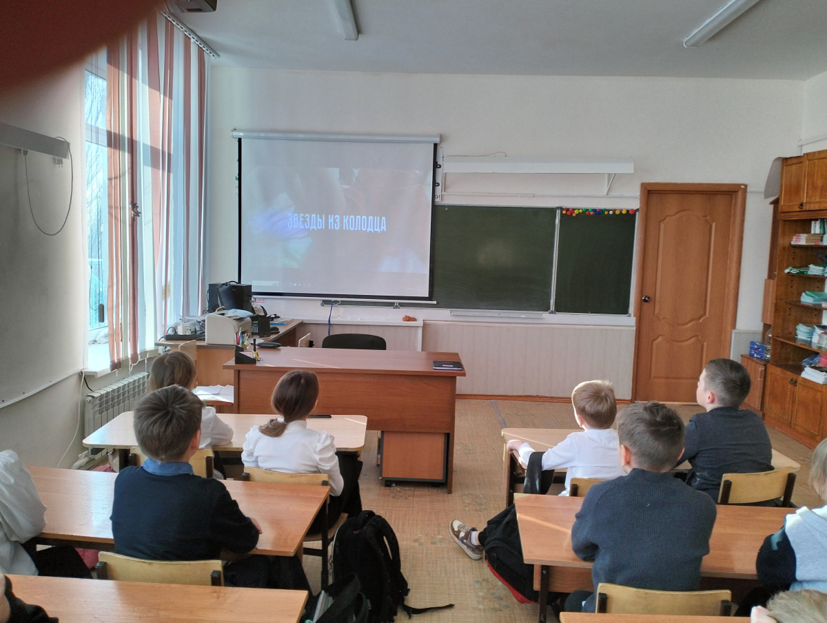 Постер к социальной практике: Один за всех и все за одного.